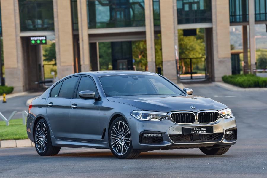 BMW 540i Sedan M Sport (ZA) '2017